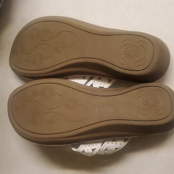 Cliffs by White Mountain-Cynthia Floral Appliqué Wedge Thong Sandals Siz… - Picture 7 of 9